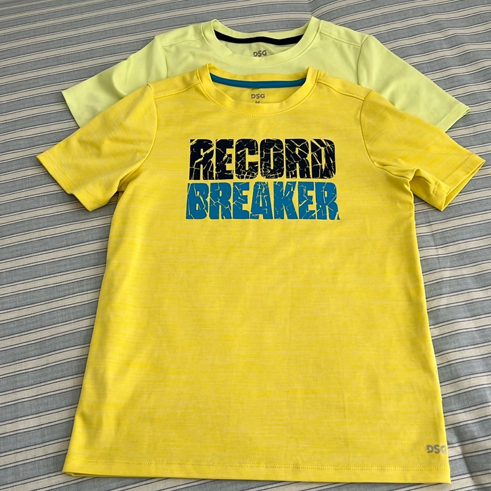 2 ⚽️DSG BOYS “SOCCER BALLS” AND “RECORD BREAKER” TEES. SIZE M (10-12)